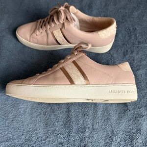 MICHAEL KORS LEATHER SNEAKERS, SIZE 9M